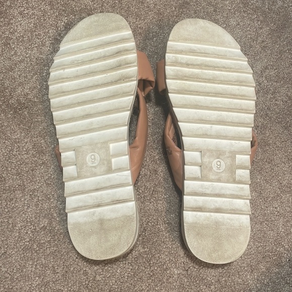 University Treads Nude Sandals - Picture 5 of 6